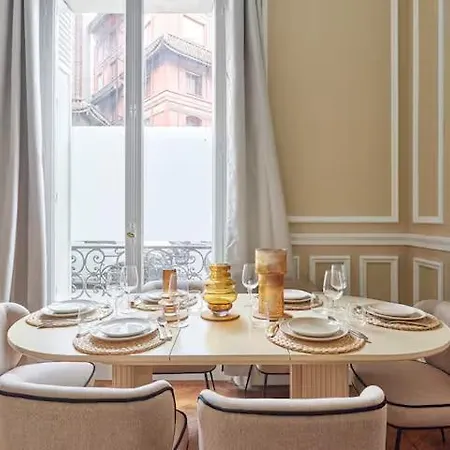 Apartamento Luxury Air-conditioned Apartment, Champs-elysees Paris
