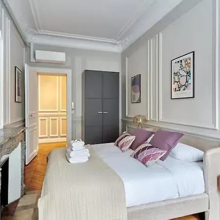 Luxury Air-conditioned Apartment, Champs-elysees *