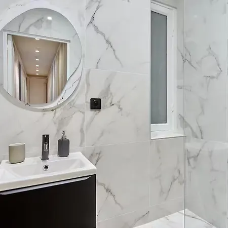 Luxury Air-conditioned Apartment, Champs-elysees * Párizs
